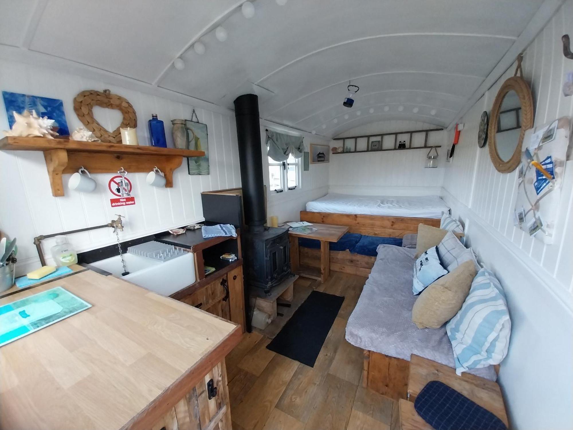 Meadowbeck - Shepherd Huts Fylingdales Екстериор снимка