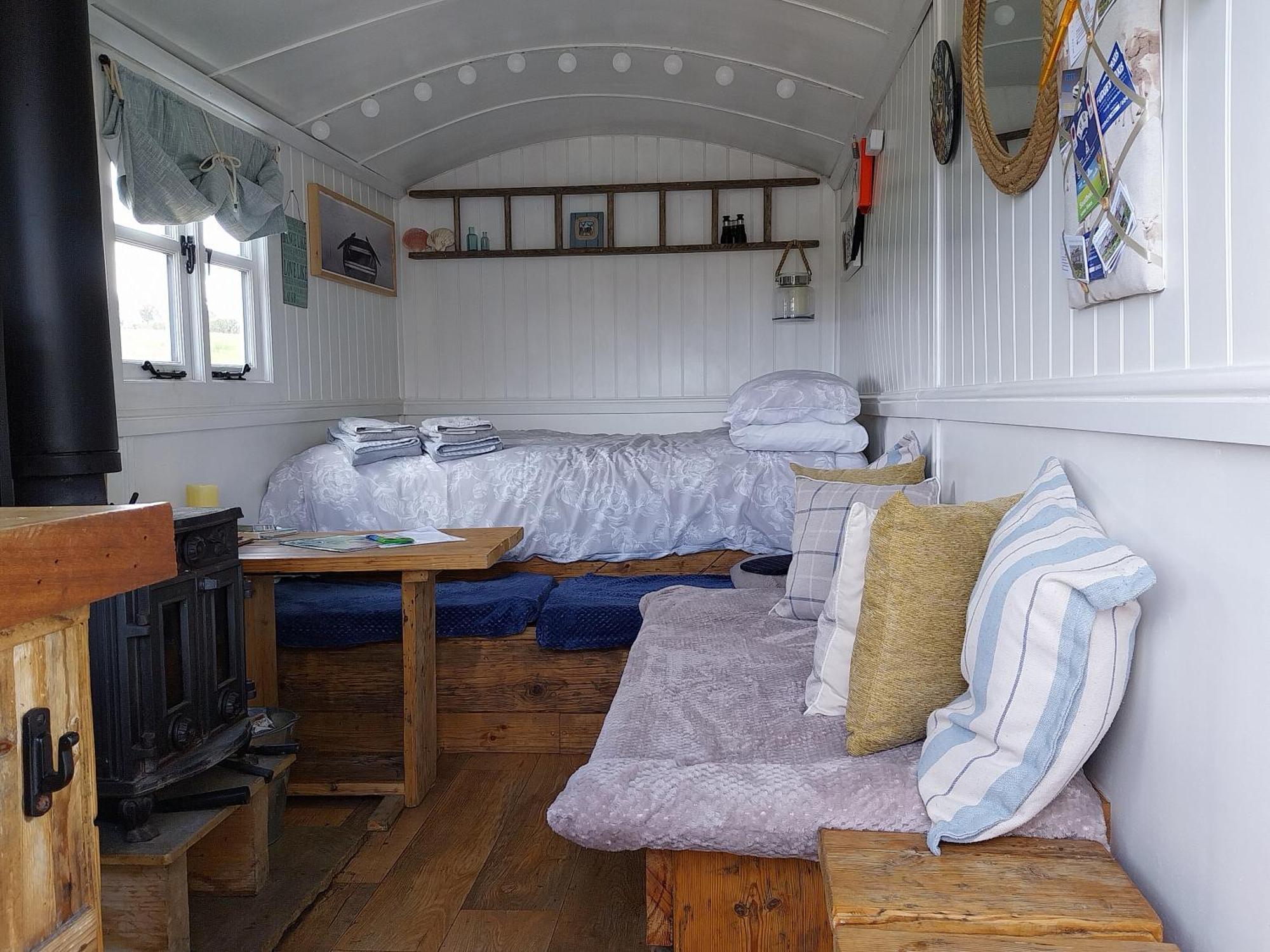 Meadowbeck - Shepherd Huts Fylingdales Екстериор снимка