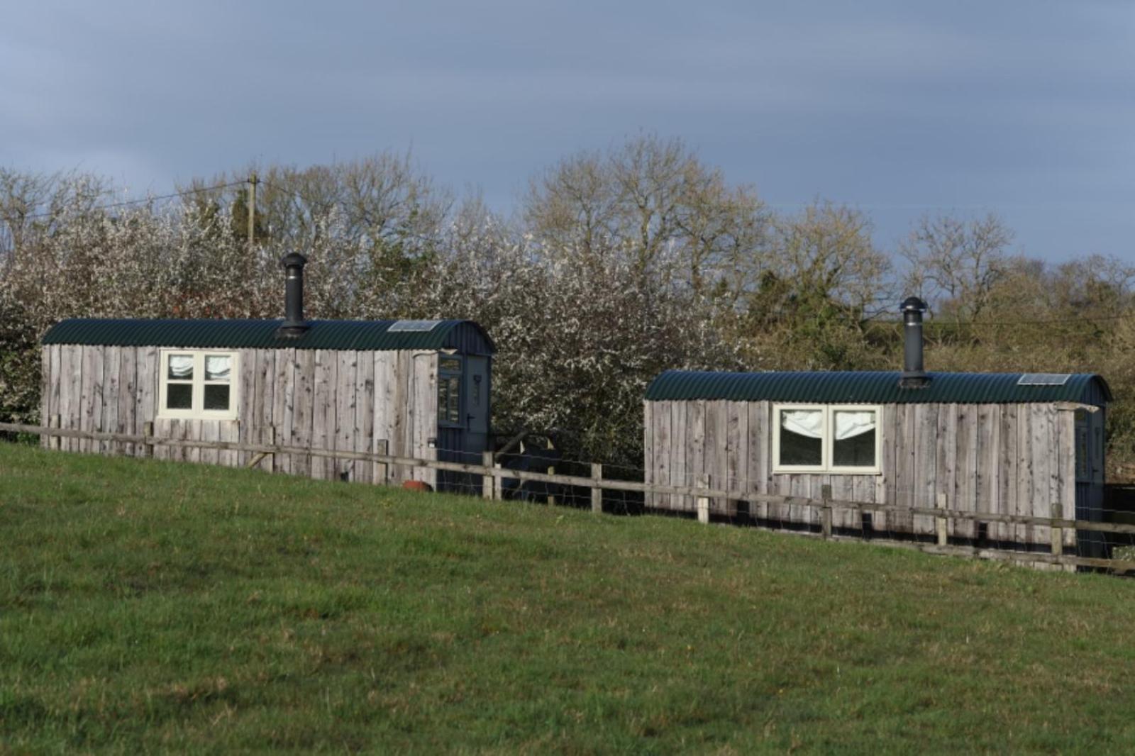 Meadowbeck - Shepherd Huts Fylingdales Екстериор снимка
