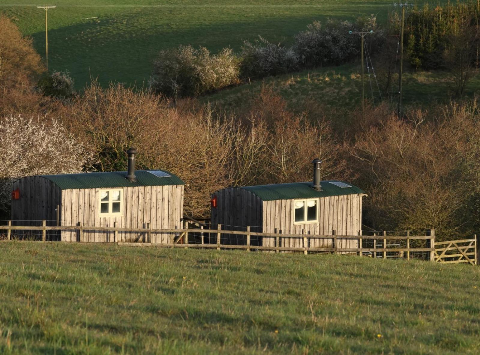 Meadowbeck - Shepherd Huts Fylingdales Екстериор снимка