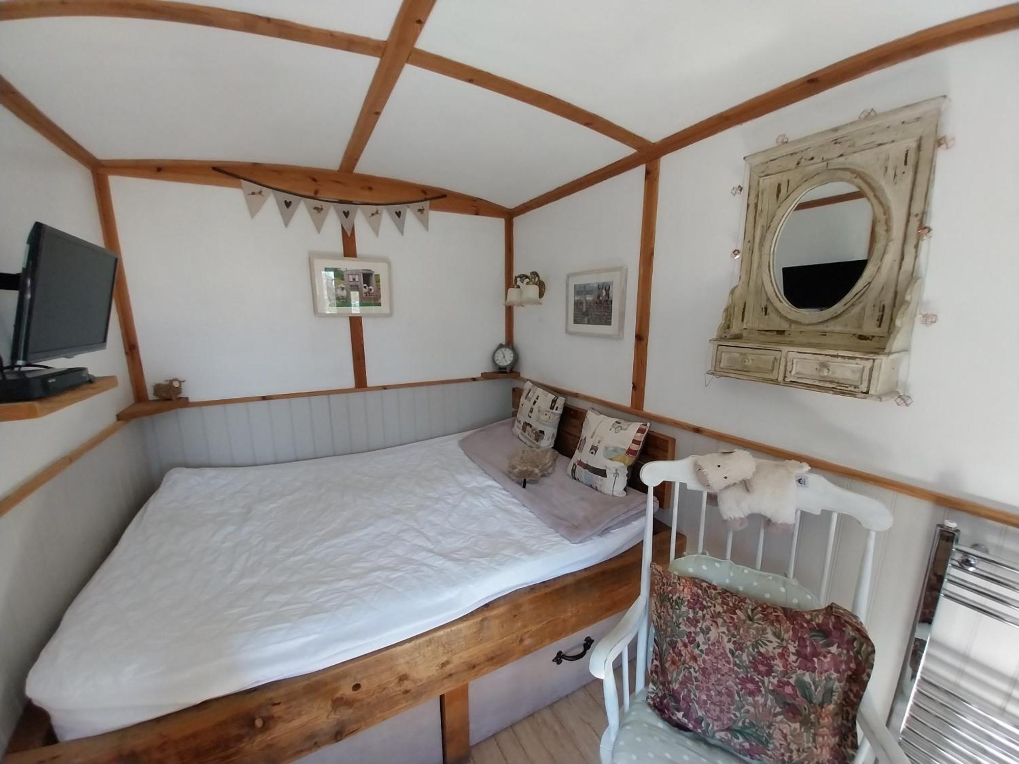 Meadowbeck - Shepherd Huts Fylingdales Екстериор снимка