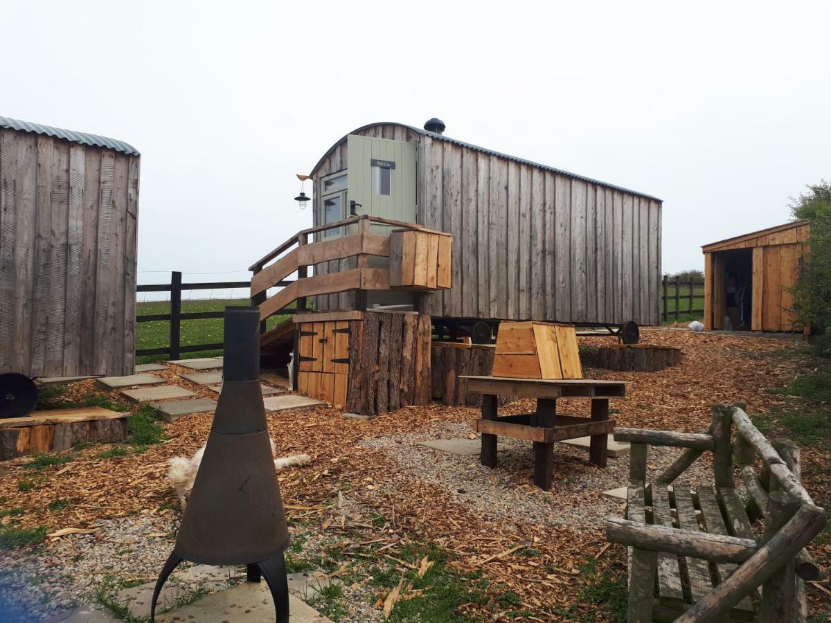 Meadowbeck - Shepherd Huts Fylingdales Екстериор снимка